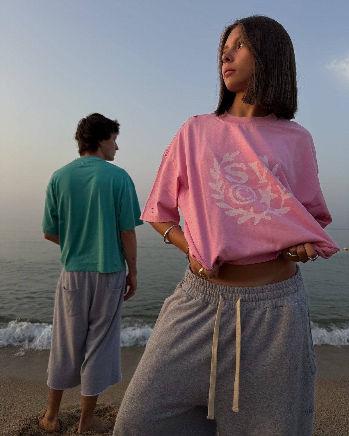 University Pink T-shirt i Dreamer Green T-Shirt de Summer in Colors